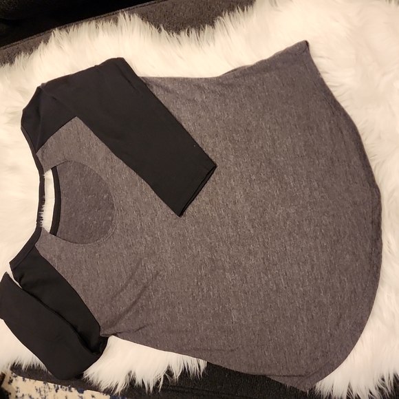 Star Wars Jersey with a Peep Hole Back, in Size Small - Picture 3 of 5